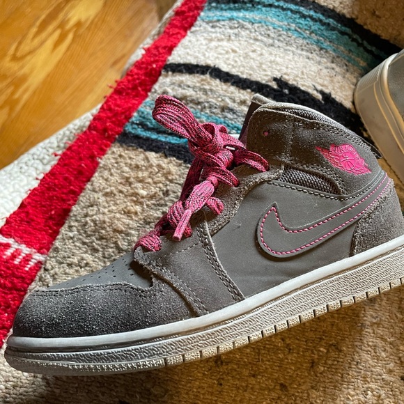 Nike Air Jordan 1 Mid Hyper Pink and Gray - Girls - Picture 11 of 12